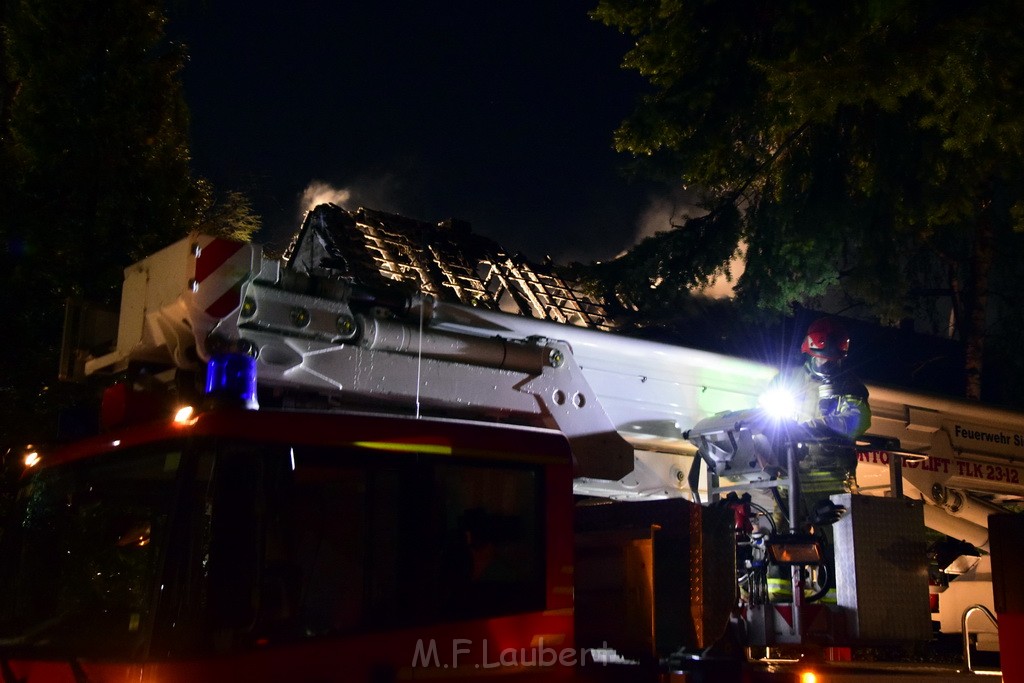 Grossfeuer Einfamilienhaus Siegburg Muehlengrabenstr P0589.JPG - Miklos Laubert